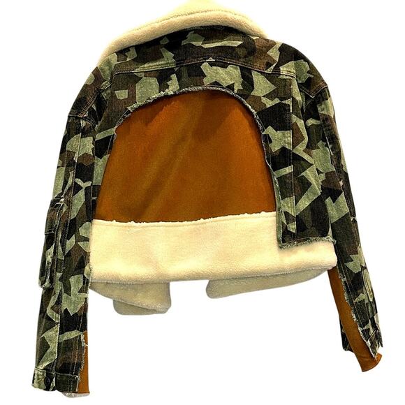 Rehab Lab – Mixed Media Camo Denim & Faux Suede Sherpa Jacket – Small - Picture 4 of 4